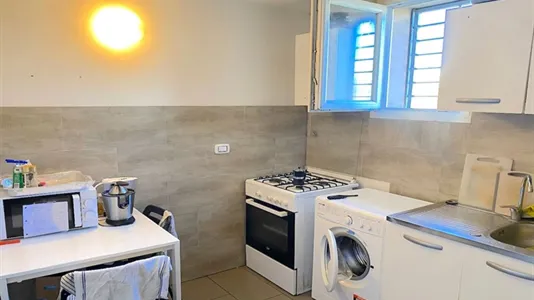 Rooms in Roma Municipio VI – Roma Delle Torri - photo 7