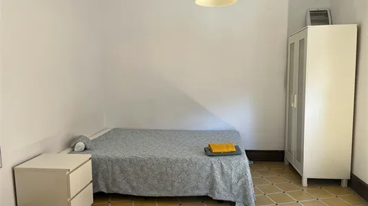 Rooms in Barcelona Ciutat Vella - photo 2