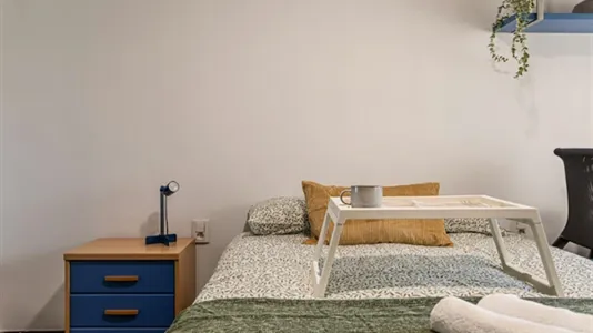 Rooms in Valencia Extramurs - photo 10