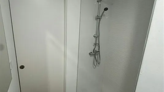 Rooms in Mislata - photo 9