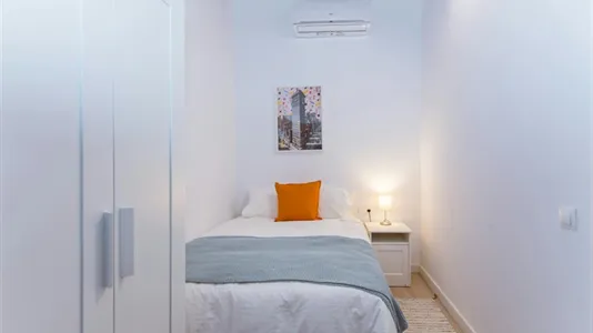 Rooms in Barcelona Ciutat Vella - photo 1