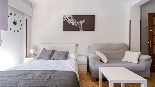 Rooms in Guadalajara - photo 4