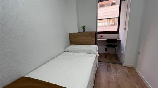 Rooms in Madrid Retiro - photo 4