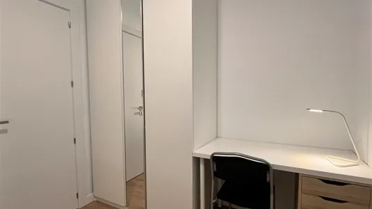 Rooms in Madrid Chamberí - photo 4