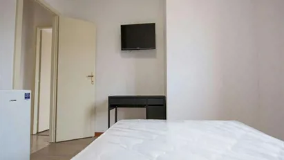 Room for rent in Milano Zona 2 - Stazione Centrale, Gorla, Turro, Greco, Crescenzago, Milan