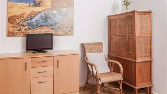 Apartments in Paris 17ème arrondissement - photo 4