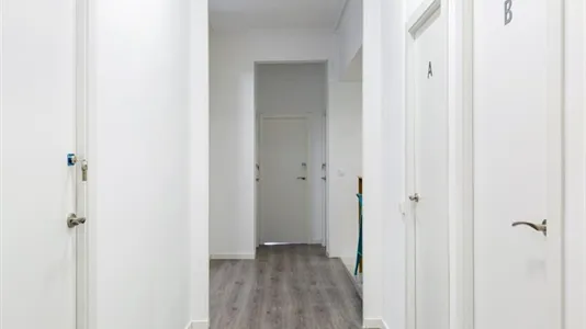 Rooms in Barcelona Eixample - photo 8