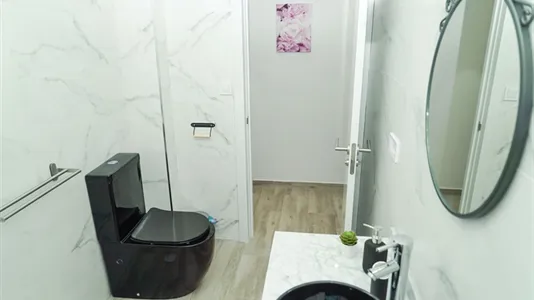 Rooms in Málaga - photo 10