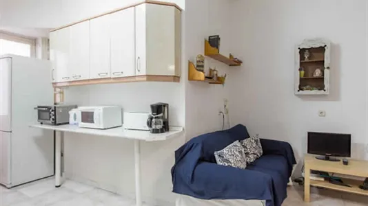 Rooms in Madrid Centro - photo 8