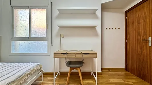 Rooms in Barcelona Eixample - photo 5