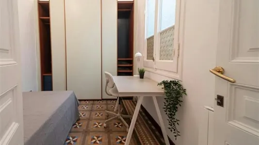 Rooms in Barcelona Eixample - photo 3