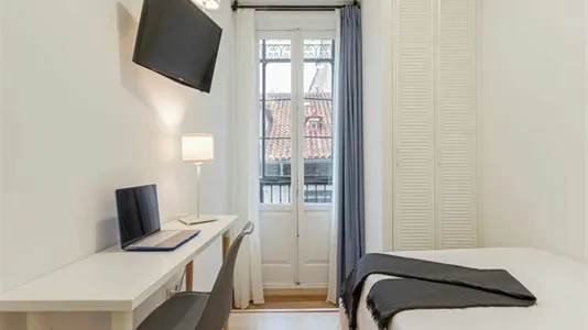 Rooms in Madrid Centro - photo 8