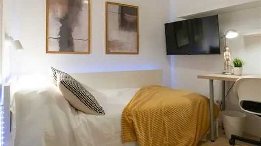 Rooms in Madrid Hortaleza - photo 1