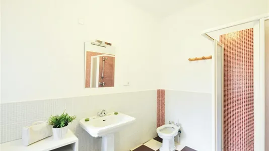 Rooms in Madrid Salamanca - photo 9