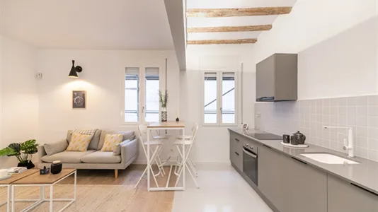 Apartments in Barcelona Ciutat Vella - photo 4