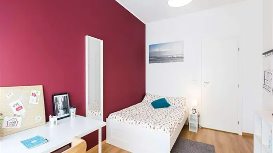 Rooms in Milano Zona 8 - Fiera, Gallaratese, Quarto Oggiaro - photo 3