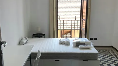 Room for rent in Milano Zona 5 - Vigentino, Chiaravalle, Gratosoglio, Milan