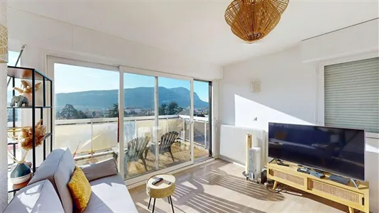 Rooms in Saint-Julien-en-Genevois - photo 8