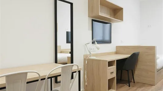 Rooms in Madrid Moncloa-Aravaca - photo 2