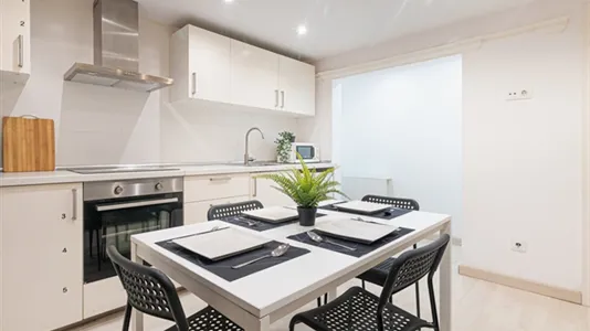 Rooms in Barcelona Ciutat Vella - photo 6