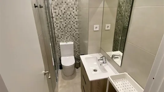 Rooms in Barcelona Ciutat Vella - photo 4