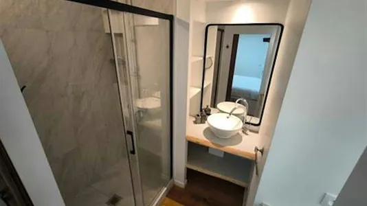 Apartments in Paris 20ème arrondissement - photo 7