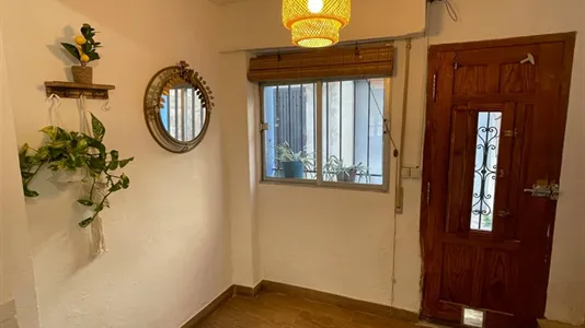 Houses in Calles - photo 4