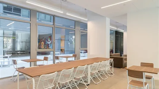 Rooms in Badalona - photo 10