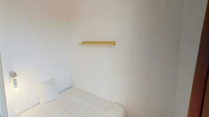 Room for rent in Boulogne-Billancourt, Île-de-France