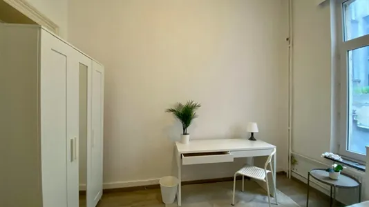 Rooms in Brussels Sint-Joost-ten-Node - photo 4