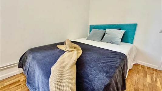 Rooms in Barcelona Ciutat Vella - photo 2
