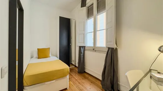 Rooms in Barcelona Eixample - photo 1