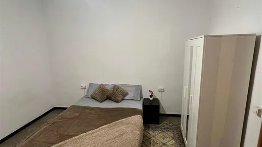 Rooms in Barcelona Ciutat Vella - photo 4