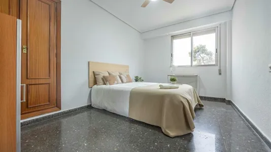Rooms in Valencia Extramurs - photo 3