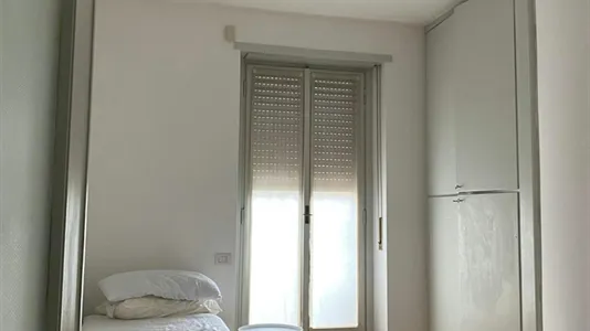 Rooms in Milano Zona 8 - Fiera, Gallaratese, Quarto Oggiaro - photo 1