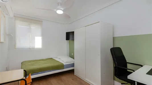 Rooms in Alcalá de Henares - photo 2