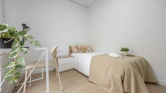 Rooms in el Camí de Vera - photo 5