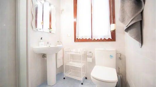 Rooms in Bilbao - photo 9