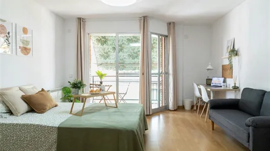 Rooms in Adaro - photo 1