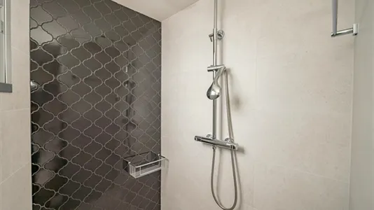 Rooms in Málaga - photo 8