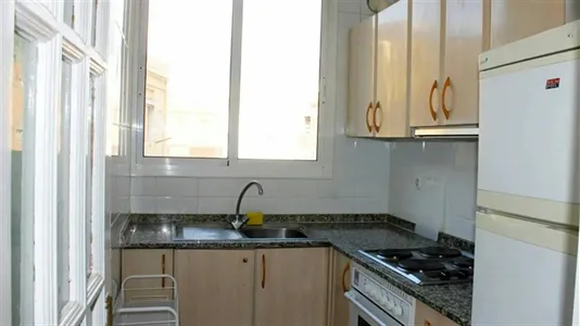 Rooms in Barcelona Sants-Montjuïc - photo 7