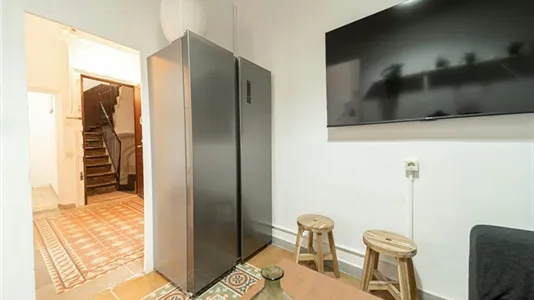 Rooms in Barcelona Ciutat Vella - photo 8