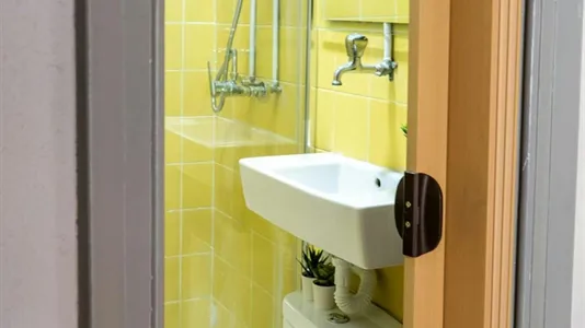 Rooms in Barcelona Ciutat Vella - photo 7