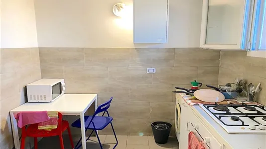 Rooms in Roma Municipio VI – Roma Delle Torri - photo 7