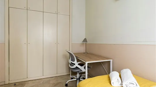 Rooms in Barcelona Ciutat Vella - photo 5