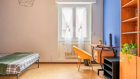 Rooms in Milano Zona 8 - Fiera, Gallaratese, Quarto Oggiaro - photo 3