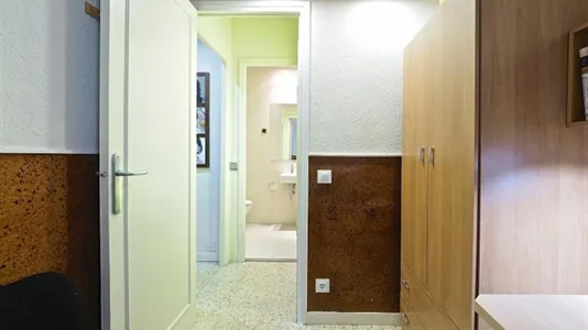 Rooms in Barcelona Eixample - photo 4