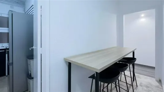 Rooms in Barcelona Eixample - photo 7