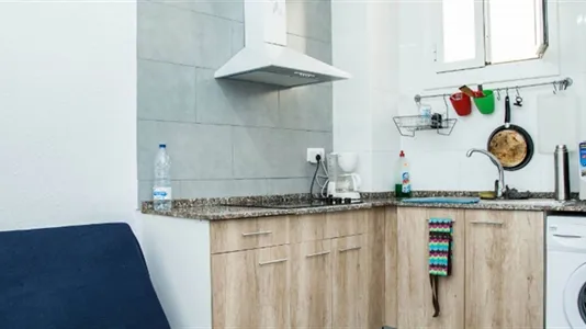 Rooms in Barcelona Ciutat Vella - photo 5