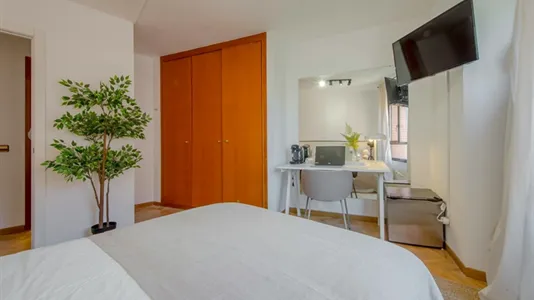 Rooms in Madrid Retiro - photo 5
